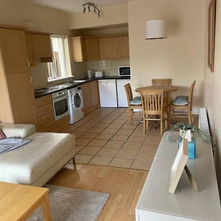 Ground Floor One Bedroom Apartment *