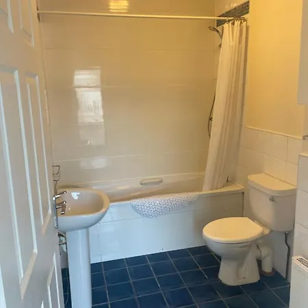 Ground Floor One Bedroom Apartamento *
